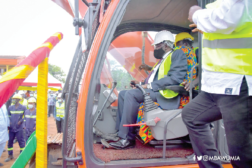 Vice-President Bawumia performing the sod cutting for the commencement of the beach road expansion project