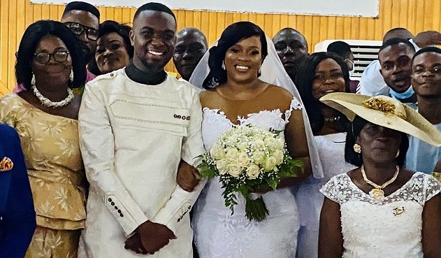 Joe Mettle gets hitched