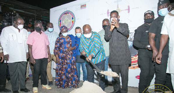 President Nana Addo Dankwa Akufo-Addo cutting the sod at the Takoradi Central Market