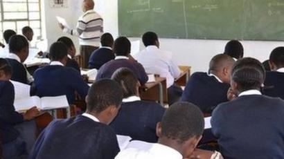 Covid-19: South African students resume classes