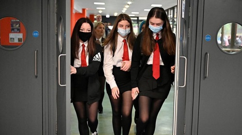 High school pupils in Scotland to wear face coverings from 31 August