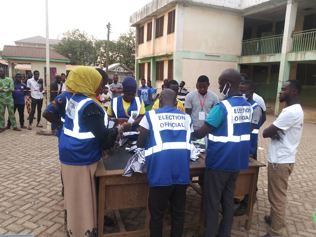 Krowor: Argument over 'stained' ballot (VIDEO)