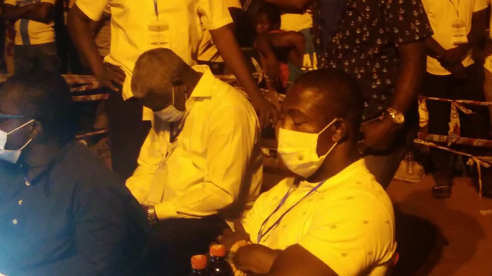 Ledzorkuku: MP contenders doze off at collation centre - PHOTOS AND VIDEO by Nii Martey M. Botchway