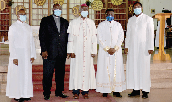 Most Reverend John Bonaventure Kwofie (middle), Archbishop of Accra,  with Rev. Dr Opare Kwakye  (2nd left),  Most Rev. Charles Agyinasare (2nd right), Very Fr. Dr John Kobina Louis (right) and Rev. Father Michael Kodzo Mensah (left). Picture: Alberta Mortty