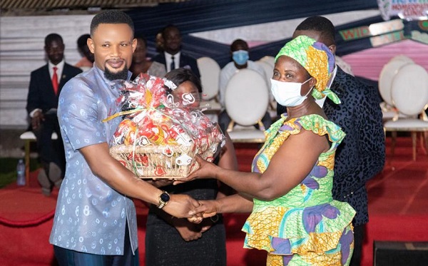 New Life Homeopathic Clinic CEO donates to widows ahead of Christmas