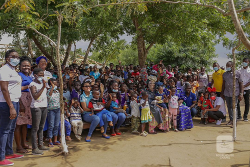 Royalhouse Chapel celebrates Christmas with orphans 