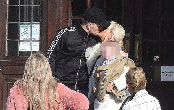 EPL star marries wearing ripped jeans and a baseball cap