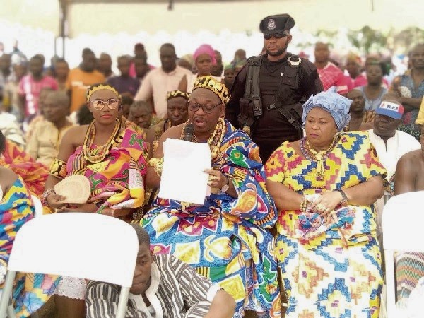  Torgbui Ashui Nyagasi V (middle) speaking at the durbar