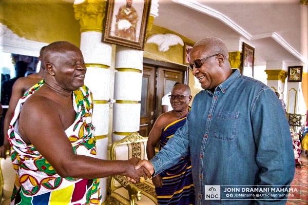 Nana Kyireku Ampem III (left) welcoming former President John Mahama