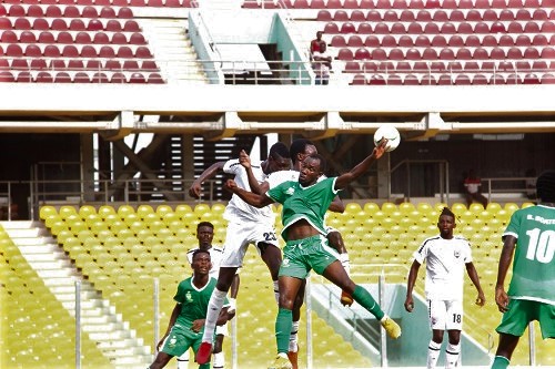 An aerial challenge between Elmina Sharks and Inter Allies markers during yesterday’s game at the Accra Sports Stadium. Picture: BENEDICT OBUOBI