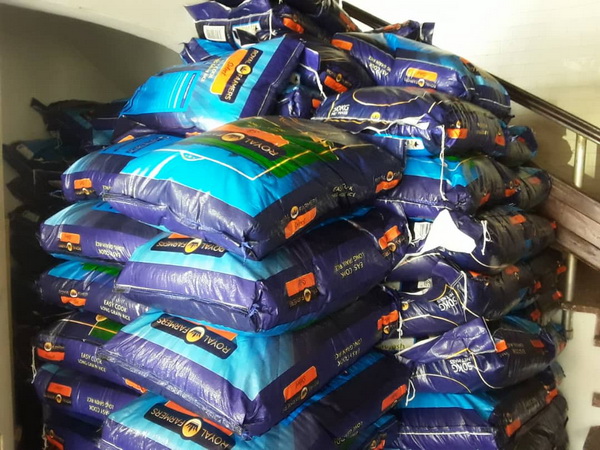 Government supplies food items to School Feeding caterers