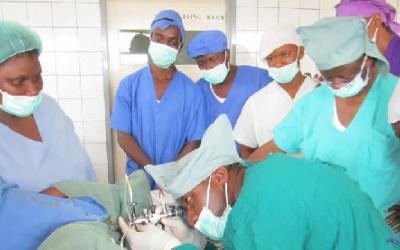 Anaesthetists threaten withdrawal of services