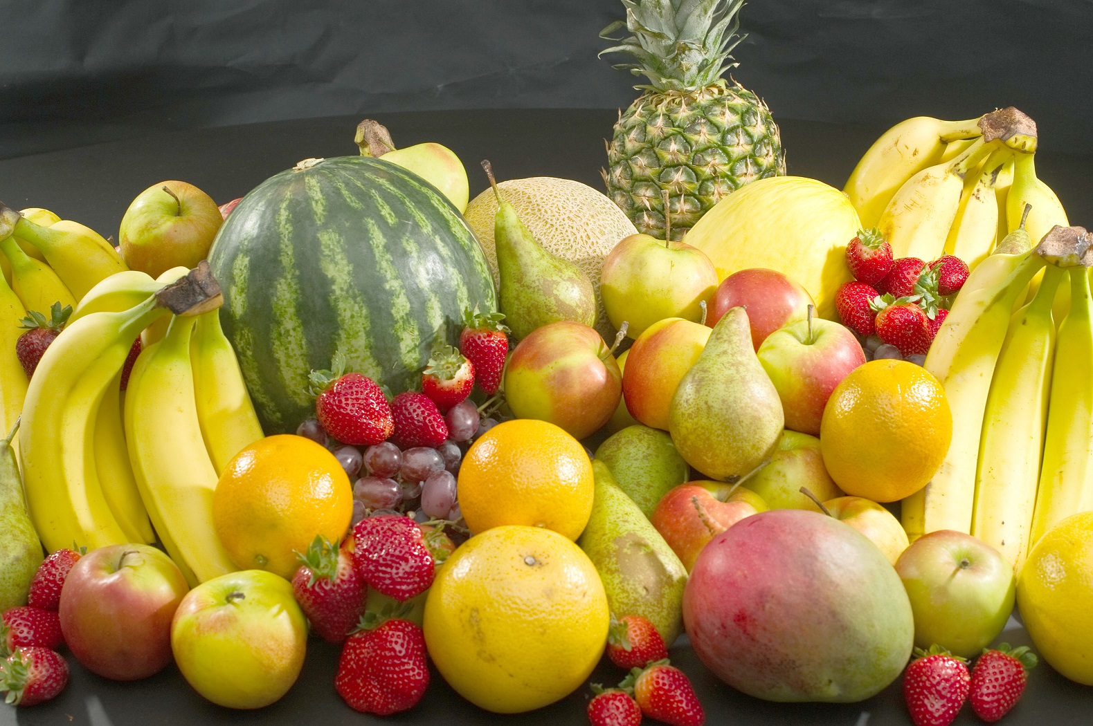 Stay healthy with fruits (1)