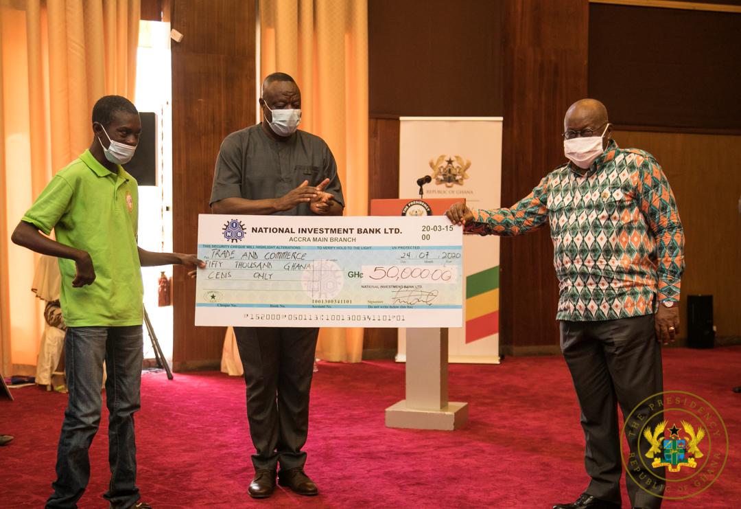 Akufo-Addo presents GH¢2M to 1,000 persons living with disability