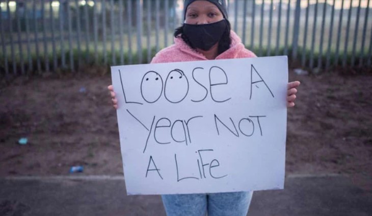 Protesting SA teachers want schools to close again