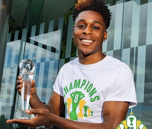 Jeremie Frimpong wins Celtic Young Player of the Year award