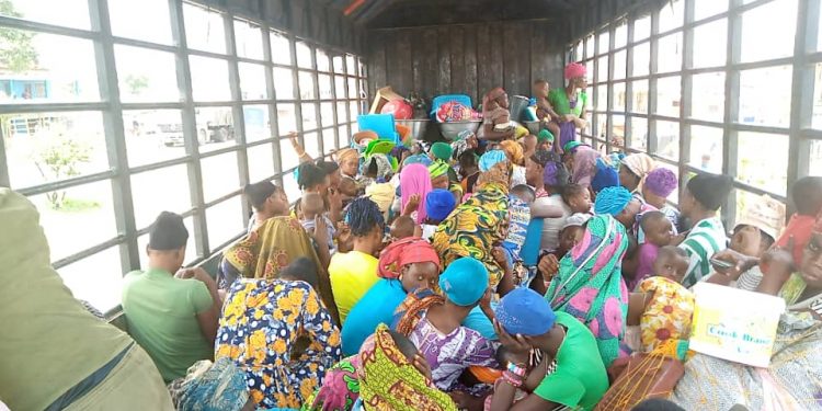 Vice President Bawumia donates 500 Cedis each to 'Ejisu' Kayaye