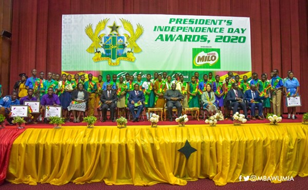 Bawumia presents 2020 Independence Day Awards