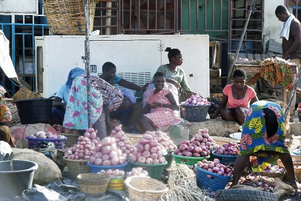 Traders at the COCOBOD area in accra Central go about their activities without face masks or social distancing