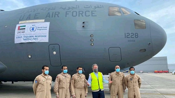 WFP chief David Beasley photographed with the C-17 shortly after it arrived in Accra, Ghana. Courtesy WFP
