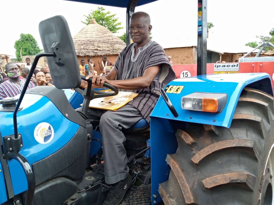 Bawumia surprises his 75-year old primary school teacher with a tractor donation