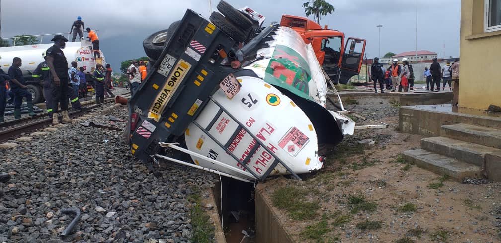 How a speeding train rammed into fuel tanker at level crossing in Takoradi