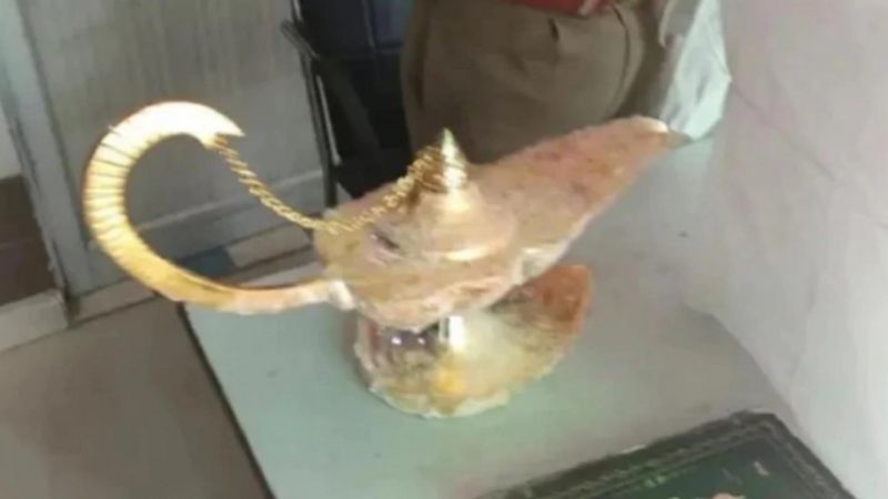 Indian doctor duped into buying 'Aladdin's lamp' for $41,600