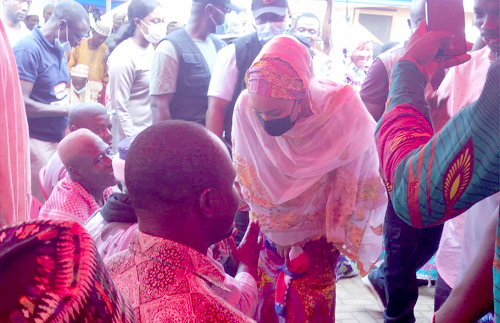 Mrs Bawumia interacting with some residents of the Sunyani Zongo community