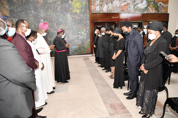 Security heads, others sign Rawlings’s Book of Condolence
