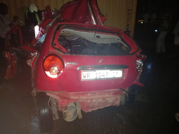  Falling cocoa container kills two in Takoradi