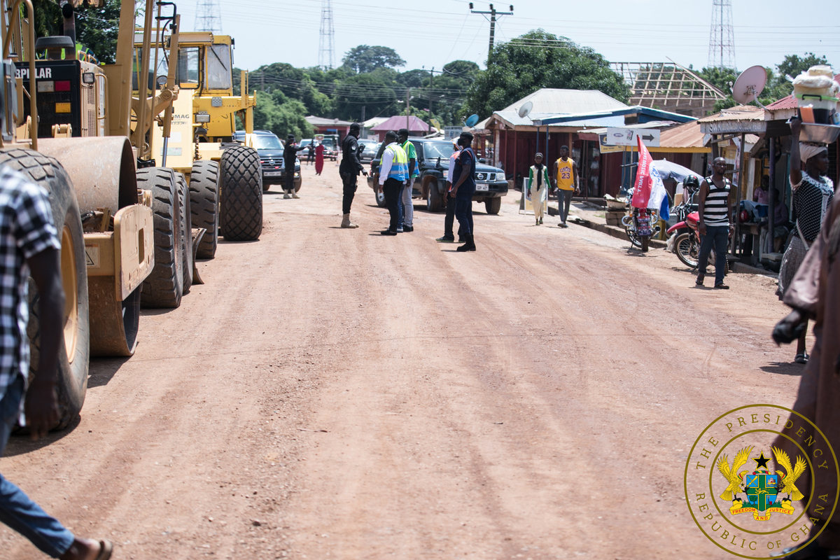 Akufo-Addo commissions 64km Kete Krachi – Dodiokope road; inspects 15km Kete Krachi town roads