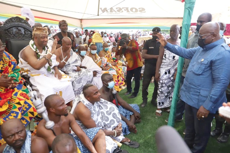 President Akufo-Addo responding to cheers from King Tackie Teiko Tsuru II, Ga Mantse. Picture: Samuel Tei Adano 