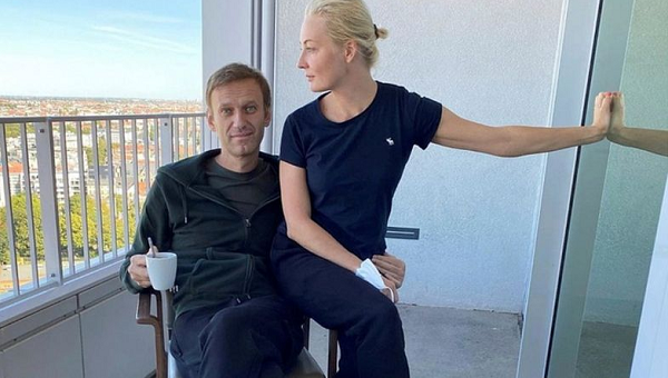 Alexei Navalny and his wife, Yulia Navalnaya, were pictured at the hospital in Berlin