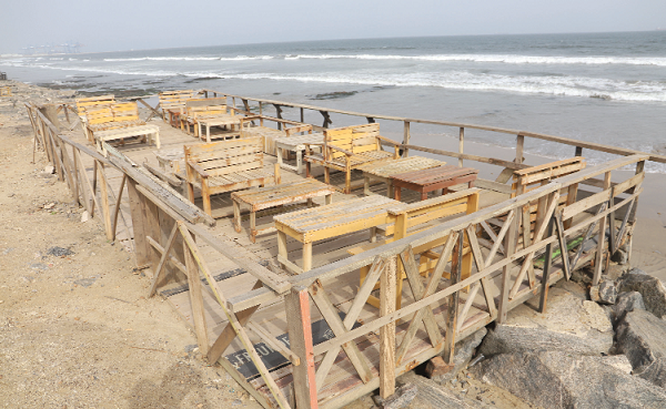 The Sakumono Beach near Tema was empty during the Easter festivities as a result of the President’s directive. Picture: SAMUEL TEI ADANO