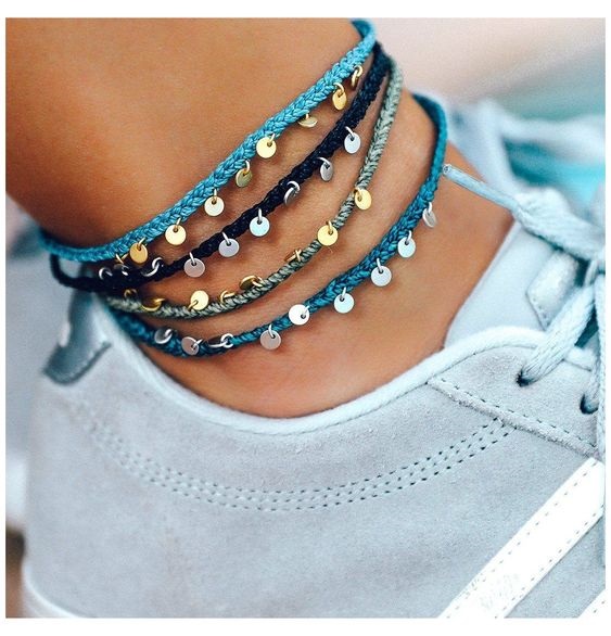 Some people hold the notion that anklet wearers are evil or ‘spoilt,’ as we say here.