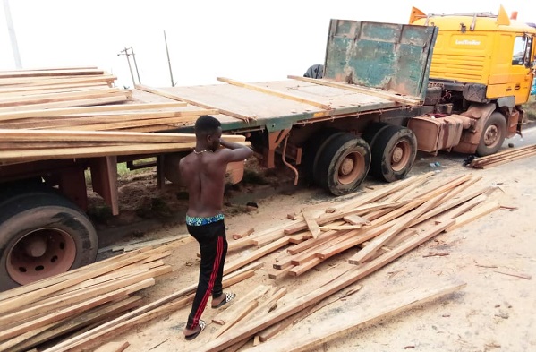 Truck accident causes traffic 'jam' on Kasoa-SCC road