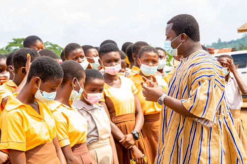 The Deputy Minister for Education, Rev. John Ntim Fordjour, explaining a point to the students