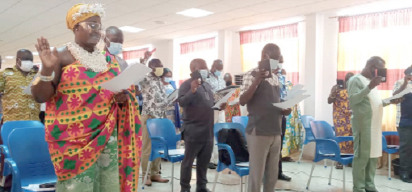 Members taking the oath of secrecy