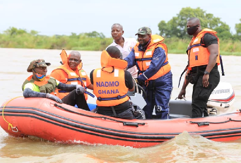  •Flashback:  Eric Nana Agyemang-Prempeh (2nd right), Director-General of NADMO, with the Operation Thunderbolt team during last year’s rescue effort