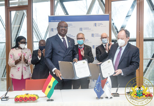 Mr Kwaku Ampratwum-Sarpong (left), the Deputy Minister of Foreign Affairs and Regional Integration, and Mr Ambroise Fayolle, the Vice-President of the EIB, displaying the signed documents 