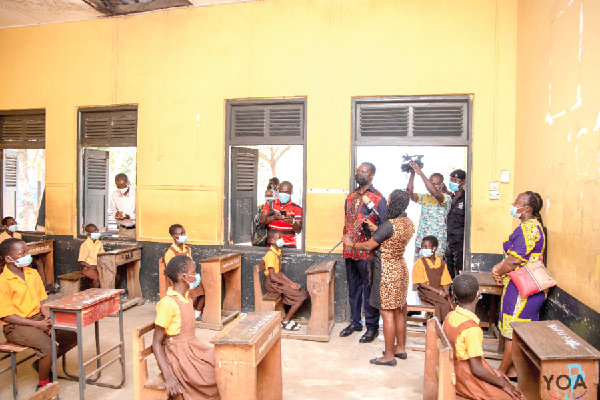 Dr Yaw Osei Adutwum, Education Minister, addressing the pupils at Osu