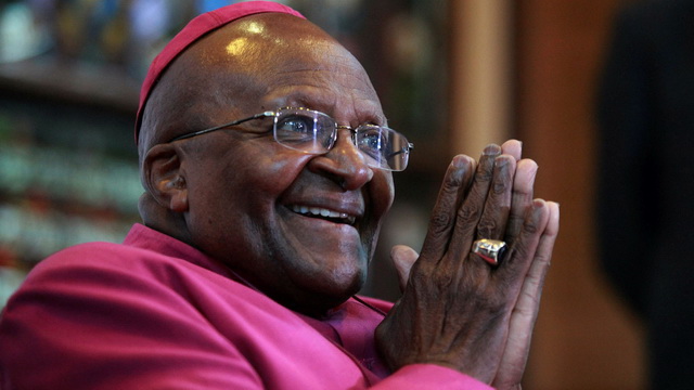 Mourners pay tribute to Archbishop Desmond Tutu as his body lies in state