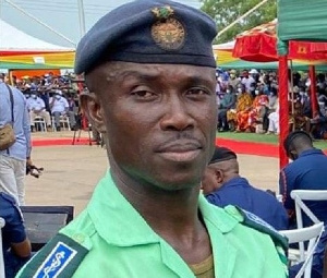 Ambulance driver shot by armed robbers dead