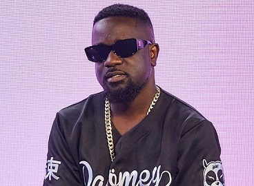 Edem calls out Sarkodie over his inability to show up for video shoot