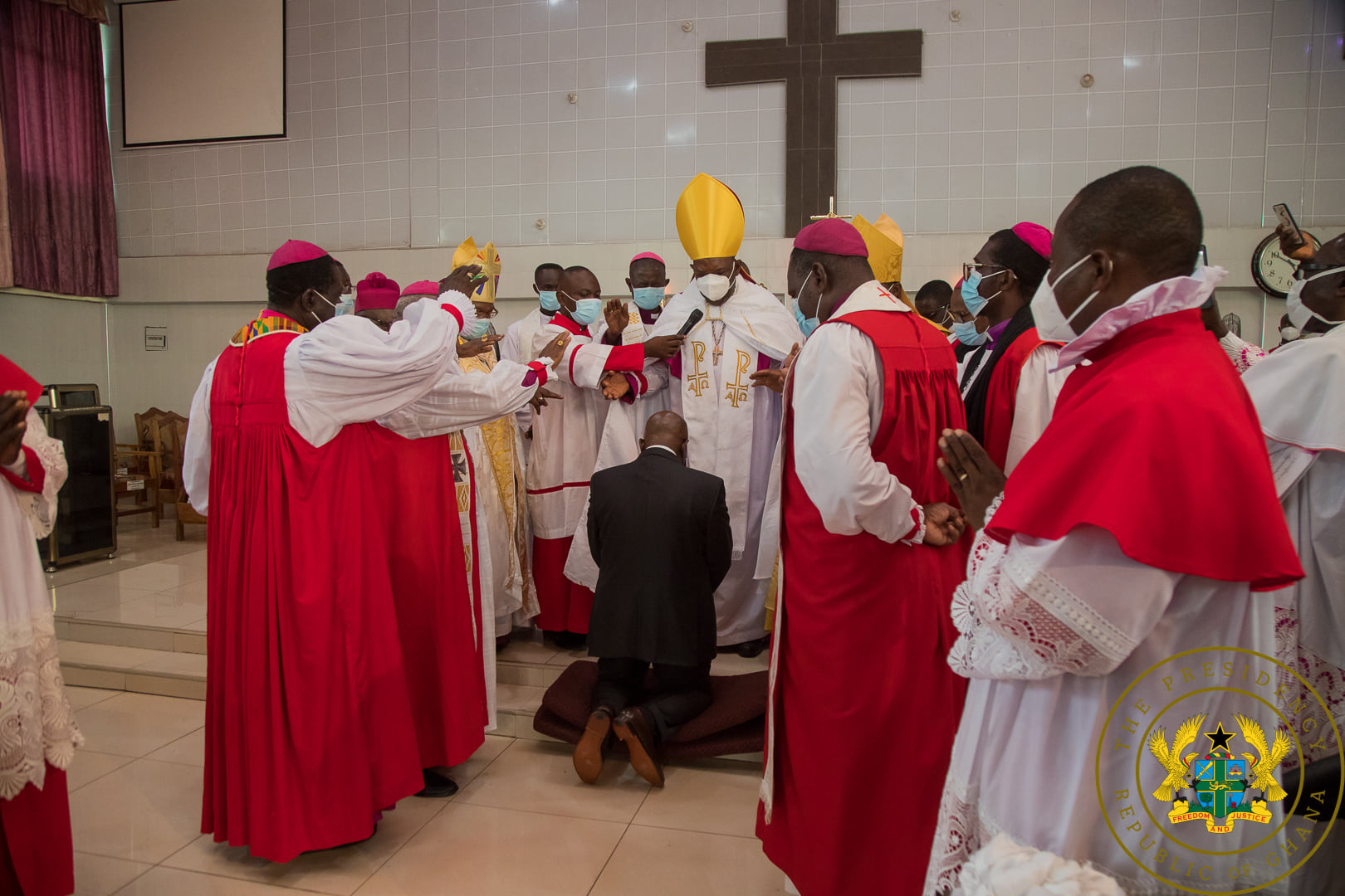 Most Rev. Dr Cyril Kwabena Ben-Smith and other priests praying for President Akufo-Addo last Saturday at Asante Mampong in the Ashanti Region