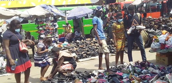 Parents shop for kids as schools reopen