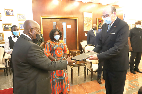 Six envoys present Letters of Credence to President