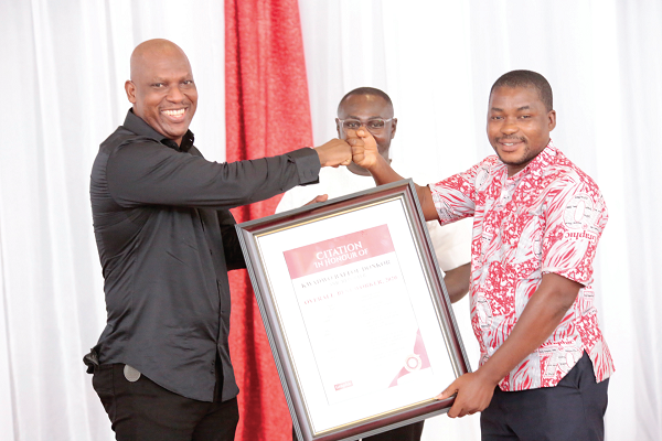 Graphic urged to maintain leadership position