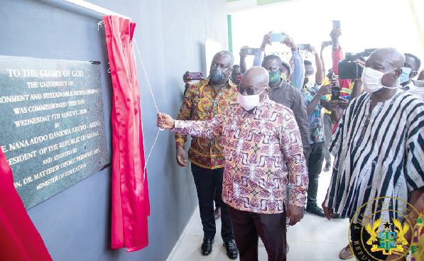 FLASHBACK: President Akufo-Addo unveiling the plaque to inaugurate the University of Environment and Sustainable Development at Somanya