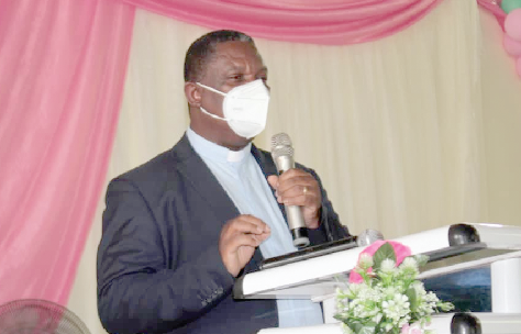 Dr Cyril G. K. Fayose addressing the gathering 